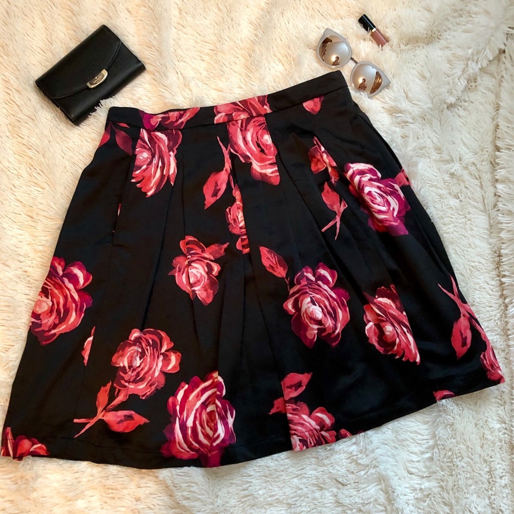 Eva Mendes (New York and Co.) Flare skirt - sz 12